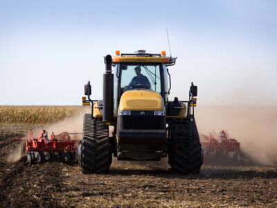 Traktor Challenger MT800C