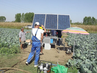Mobilni robotizovani solarni elektrogenerator Mobilni robotizovani solarni elektrogenerator