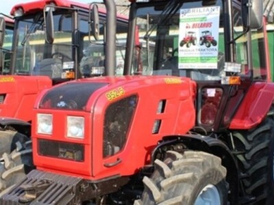 Traktor Belarus 900