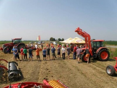 Velika prezentacija Kubota traktora i Ilgi priključaka Velika prezentacija Kubota traktora i Ilgi priključaka