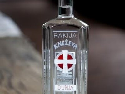 Kneževa rakija od dunje Kneževa rakija od dunje