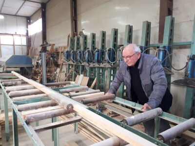 Aca Marković iz Balajnca u svojoj stolarskoj radionici