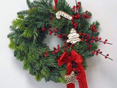 Adventski vijenci - od slame i medenjaka  do Mocha Mousse trenda!