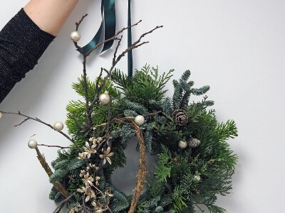 Adventski vijenci - od slame i medenjaka  do Mocha Mousse trenda!