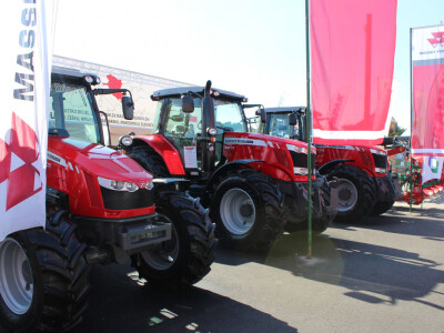 Massey Ferguson i Austro Diesel - AGRA 2016