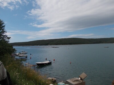 Zaljev je površine pet četvornih kilometara