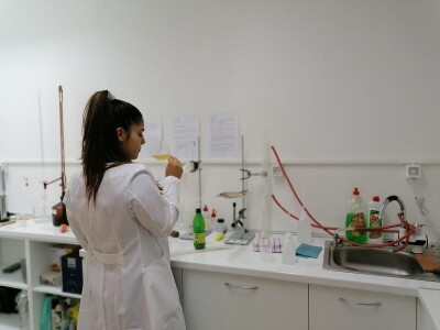 Primjer Marije Josić: Samozaposlila se u vlastitom laboratoriju za analizu grožđa, mošta i vina! Primjer Marije Josić: Samozaposlila se u vlastitom laboratoriju za analizu grožđa, mošta i vina!