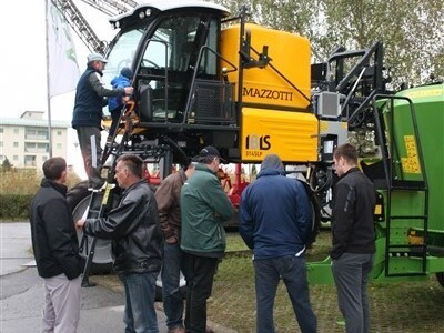 Svi došli vidjeti novu prskalicu!