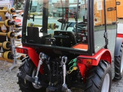 Traktor Agromehanika AGT 835 T/S