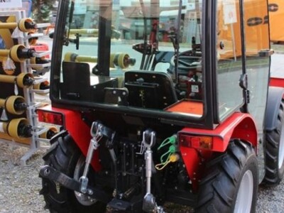 Traktor Agromehanika AGT 835 T/S