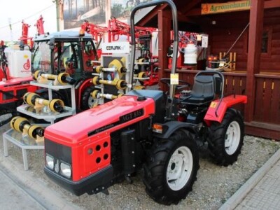 Traktor Agromehanika AGT 830/835