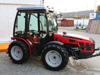 Traktor Agromehanika 850/860 R