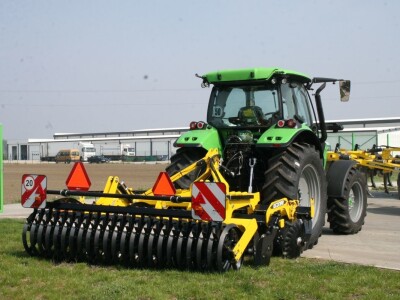 Agrostadt: Prezentacija u radu BEDNAR priključne mehanizacije