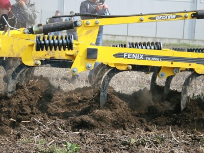 Agrostadt: Prezentacija u radu BEDNAR priključne mehanizacije