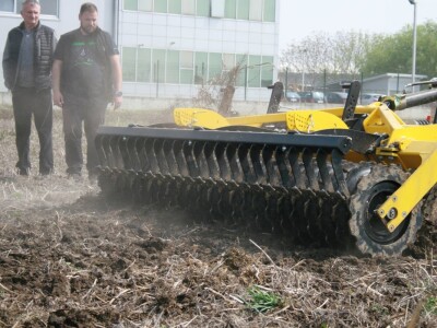 Agrostadt: Prezentacija u radu BEDNAR priključne mehanizacije