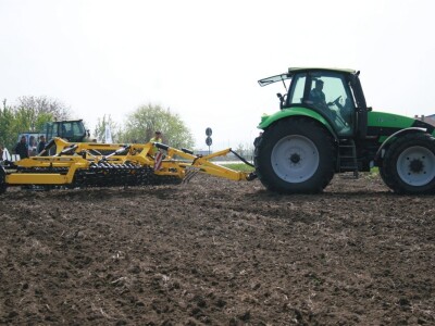 Agrostadt: Prezentacija u radu BEDNAR priključne mehanizacije