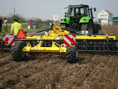 Agrostadt: Prezentacija u radu BEDNAR priključne mehanizacije