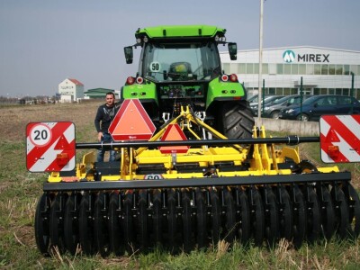 Agrostadt: Prezentacija u radu BEDNAR priključne mehanizacije
