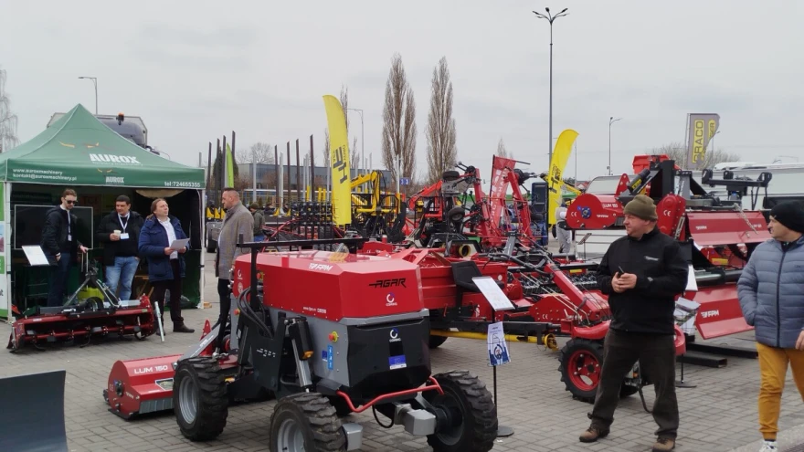 Dizajniran je da elimini&scaron;e emisiju &scaron;tetnih gasova, sa autonomijom od &scaron;est do deset sati sa jednim punjenjem baterije