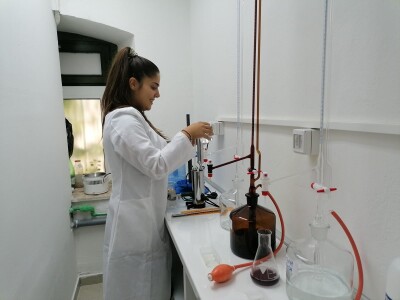 Primjer Marije Josić: Samozaposlila se u vlastitom laboratoriju za analizu grožđa, mošta i vina! Primjer Marije Josić: Samozaposlila se u vlastitom laboratoriju za analizu grožđa, mošta i vina!