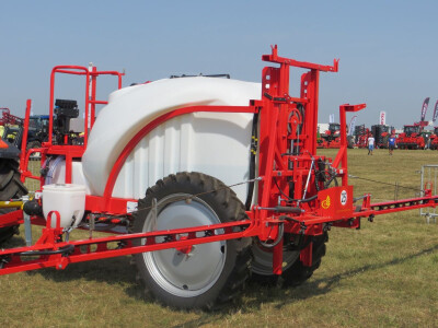 Vučena prskalica AGS 2000 EN HV Vučena prskalica AGS 2000 EN HV