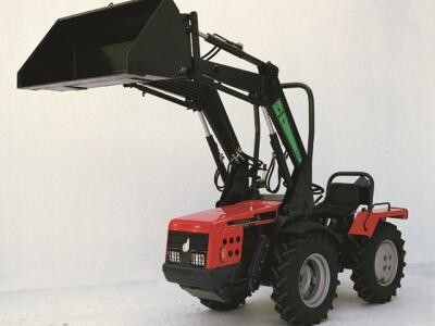 Traktor Agromehanika AGT 830/835