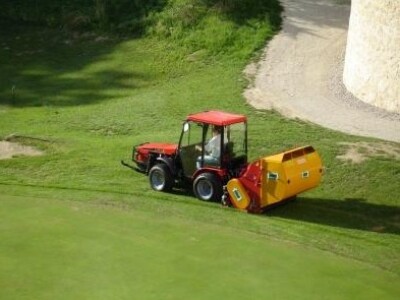 Traktor Agromehanika AGT 835 H