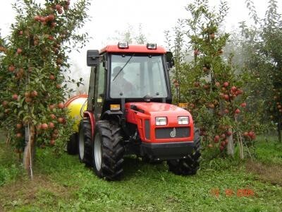 Traktor Agromehanika AGT 850/860 T