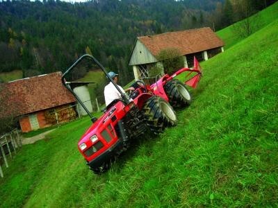 Traktor Agromehanika AGT 850/860 T