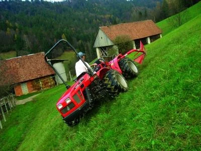 Traktor Agromehanika AGT 850/860 T