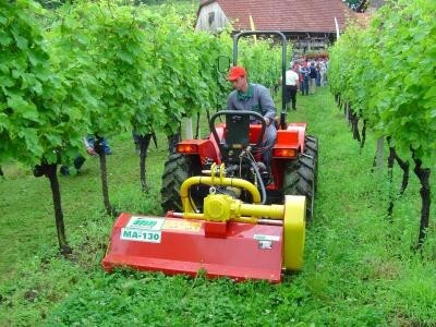 Traktor Agromehanika AGT 850/860 T