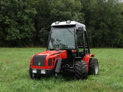 Traktor Agromehanika 850/860 R