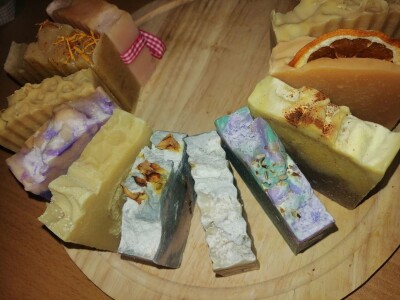 Ajša Hukić: Ljubav prema bilju uspješno pretočila u prirodnu kozmetiku Ajša Hukić: Ljubav prema bilju uspješno pretočila u prirodnu kozmetiku