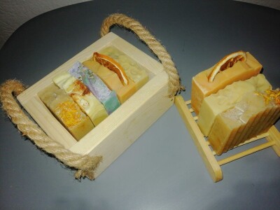 Ajša Hukić: Ljubav prema bilju uspješno pretočila u prirodnu kozmetiku Ajša Hukić: Ljubav prema bilju uspješno pretočila u prirodnu kozmetiku