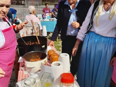 Ajvarijada u Gračanici kod Živinica Ajvarijada u Gračanici kod Živinica