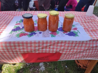 Ajvarijada u Gračanici kod Živinica Ajvarijada u Gračanici kod Živinica