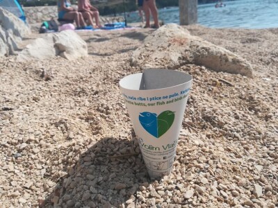 AKKIJA UDRUGE VOLIM VLAŠIĆI NA PAGU: „Molimo ne bacajte opuške, naše ribe i ptice ne puše“