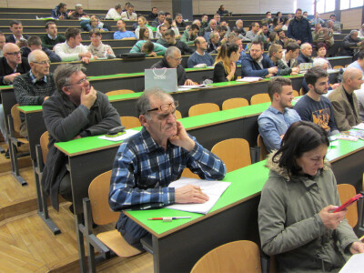 Amfiteatar pre početka skupa Amfiteatar pre početka skupa