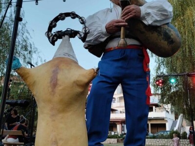 Anđelko Brna i tradicijsko glazbalo mih Anđelko Brna i tradicijsko glazbalo mih