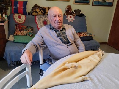 Anđelko Brna i tradicijsko glazbalo mih Anđelko Brna i tradicijsko glazbalo mih