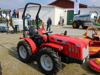 Traktor Antonio Carraro Tigre