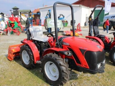 Traktor Antonio Carraro Tigre