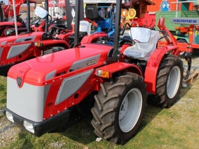 Traktor Antonio Carraro Supertigre