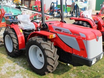 Traktor Antonio Carraro Supertigre