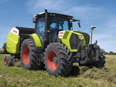 Traktor Claas ARION 600