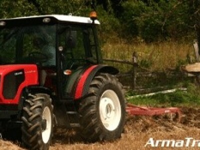 Traktor ArmaTrac 1104