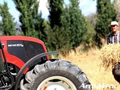 Traktor ArmaTrac 854e