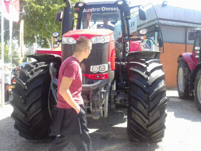 Austro Diesel predstavio seriju traktora MF 5710 za četvorocilindrične modele Austro Diesel predstavio seriju traktora MF 5710 za četvorocilindrične modele