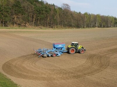 Traktor Claas AXION 800