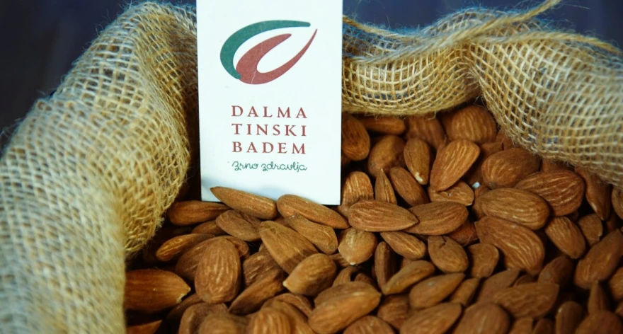 slika badem